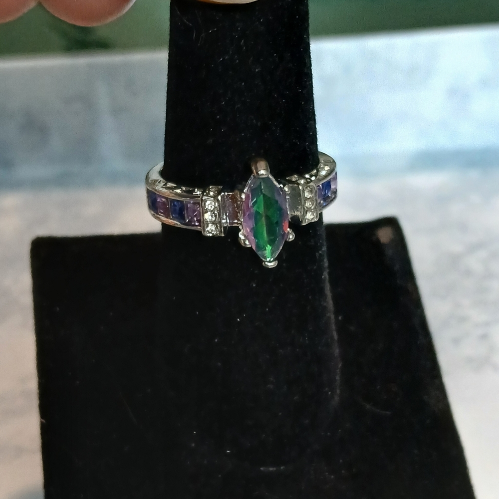 Elegant Silver and Purple Women's Ring